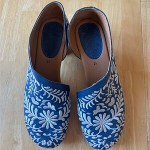 Women’s Mexican clogs